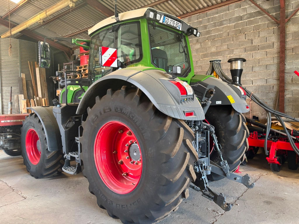 Tracteur FENDT 824 VARIO PROFI + - photo slide 3