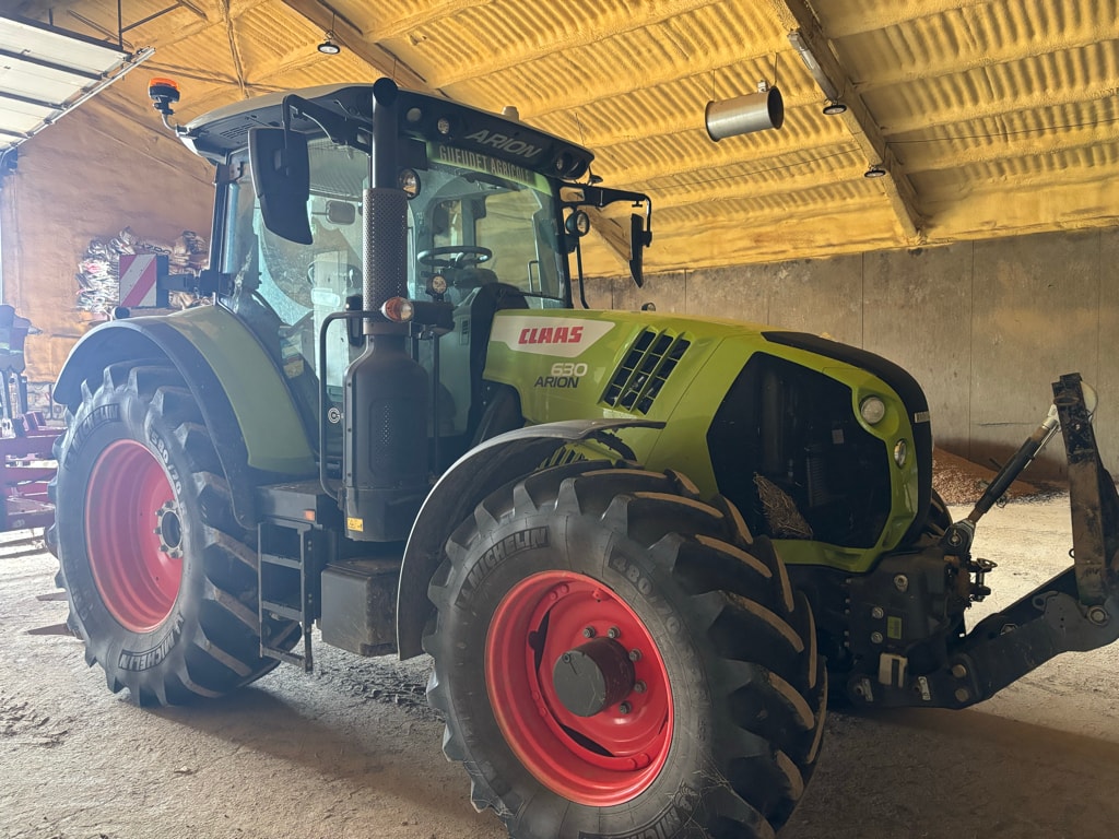 Tracteur CLAAS ARION 630 - photo slide 1