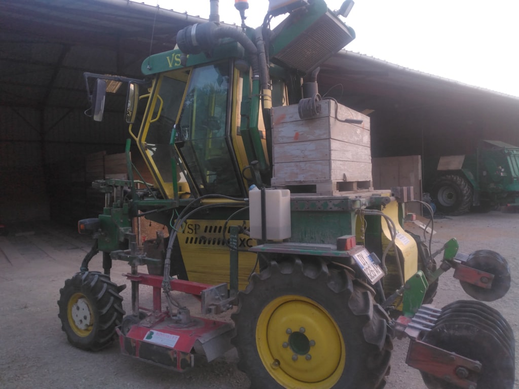 Tracteur enjambeur VSP XC VIGNERON - photo slide 10
