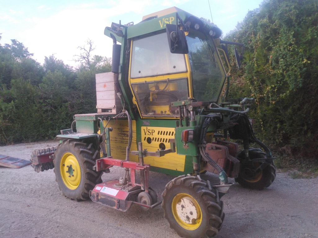 Tracteur enjambeur VSP XC VIGNERON - photo slide 3