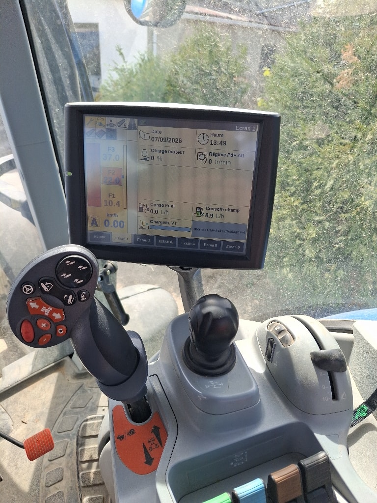 Tracteur NEW HOLLAND T 7 245 AC - photo slide 9