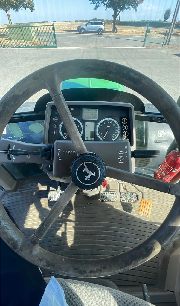 Tracteur JOHN DEERE 6110M+ epareuse - photo slide 18