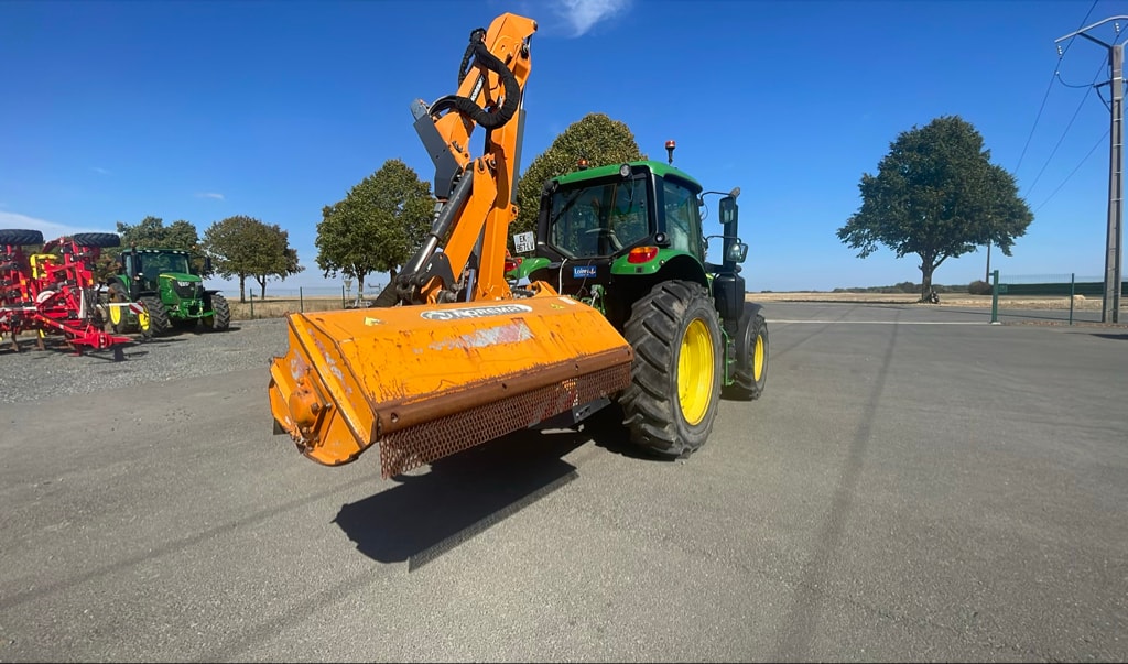 Tracteur JOHN DEERE 6110M+ epareuse - photo slide 1