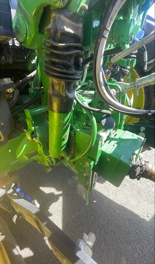 Tracteur JOHN DEERE 6110M+ epareuse - photo slide 6