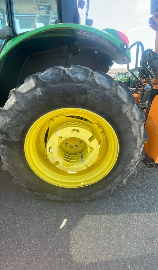 Tracteur JOHN DEERE 6110M+ epareuse - photo slide 8