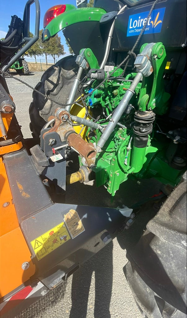 Tracteur JOHN DEERE 6110M+ epareuse - photo slide 11