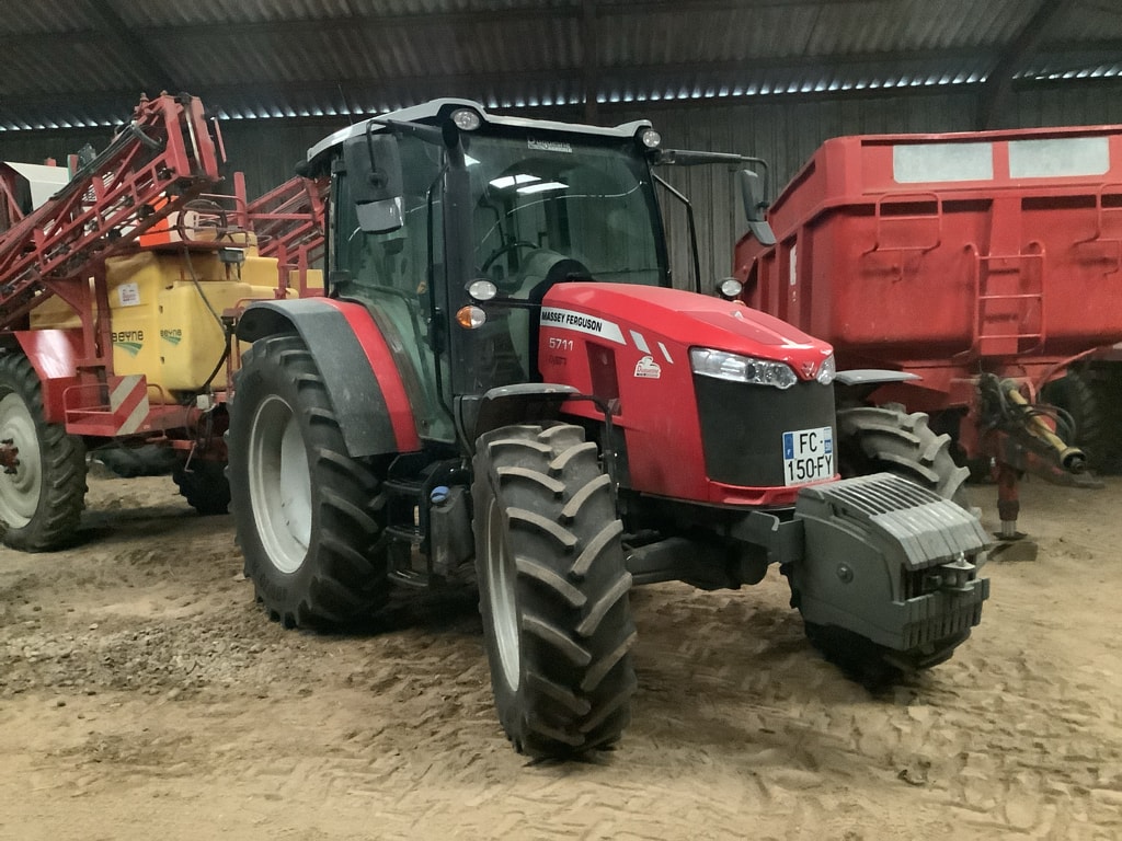 Tracteur MASSEY FERGUSON 5711 ESSENTIAL DYNA-4 - photo slide 2