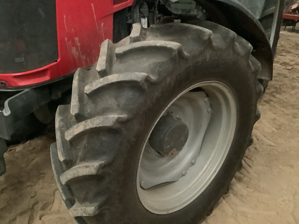 Tracteur MASSEY FERGUSON 5711 ESSENTIAL DYNA-4 - photo slide 5
