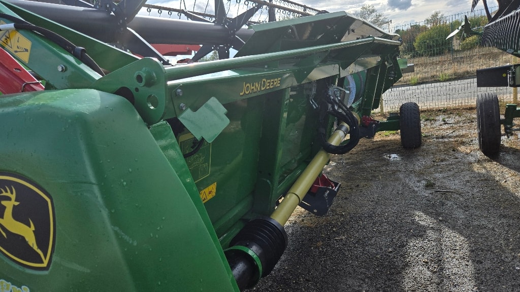 Moissonneuse JOHN DEERE T550i - photo slide 16