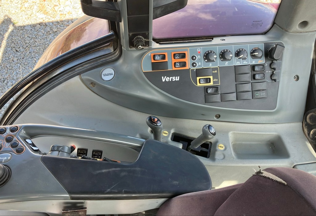 Tracteur VALTRA T213 Versu - photo slide 9