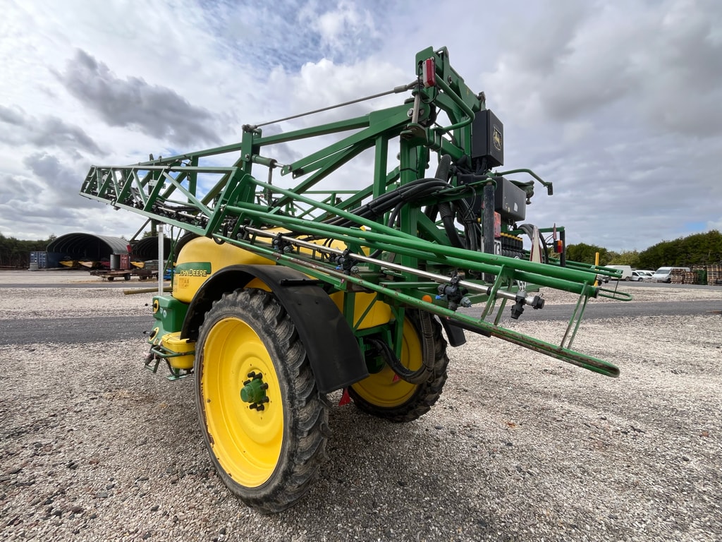 Pulverisateur JOHN DEERE 732 - photo slide 3