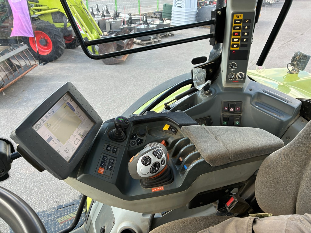 Tracteur CLAAS ARION 650 CEBIS  - photo slide 10