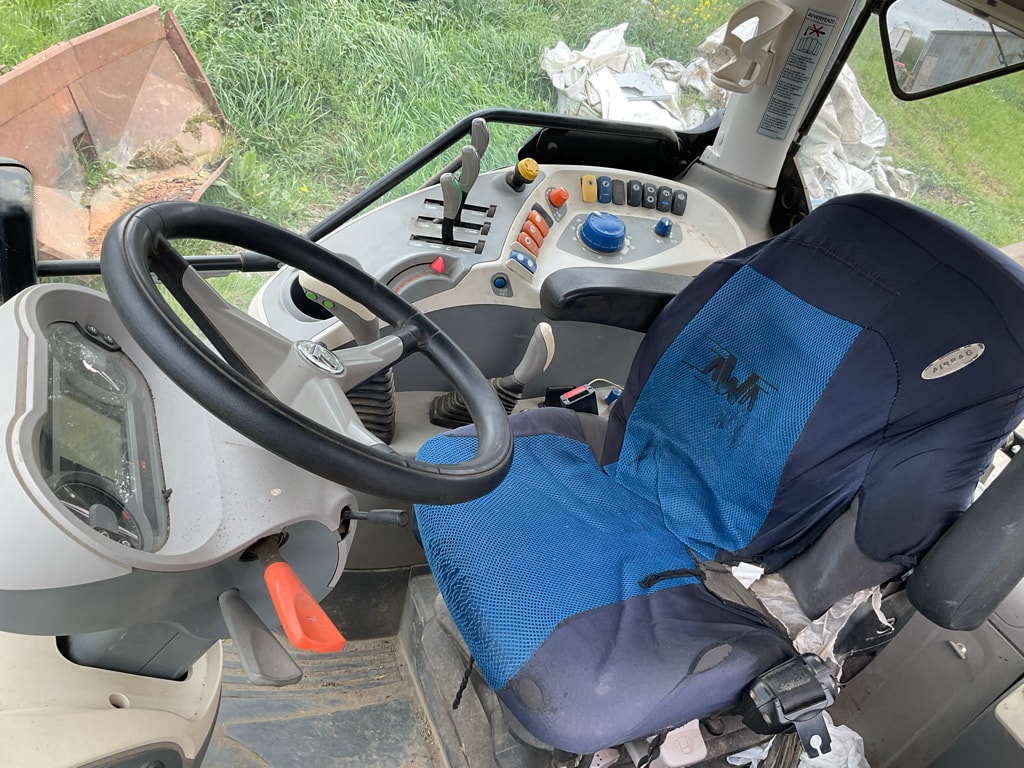 Tracteur LANDINI 6.135 C - photo slide 5