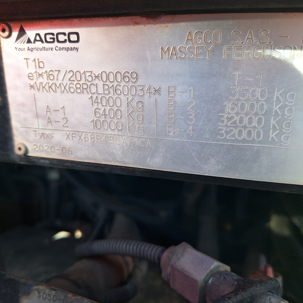 Tracteur MASSEY FERGUSON 7726 S - photo slide 22