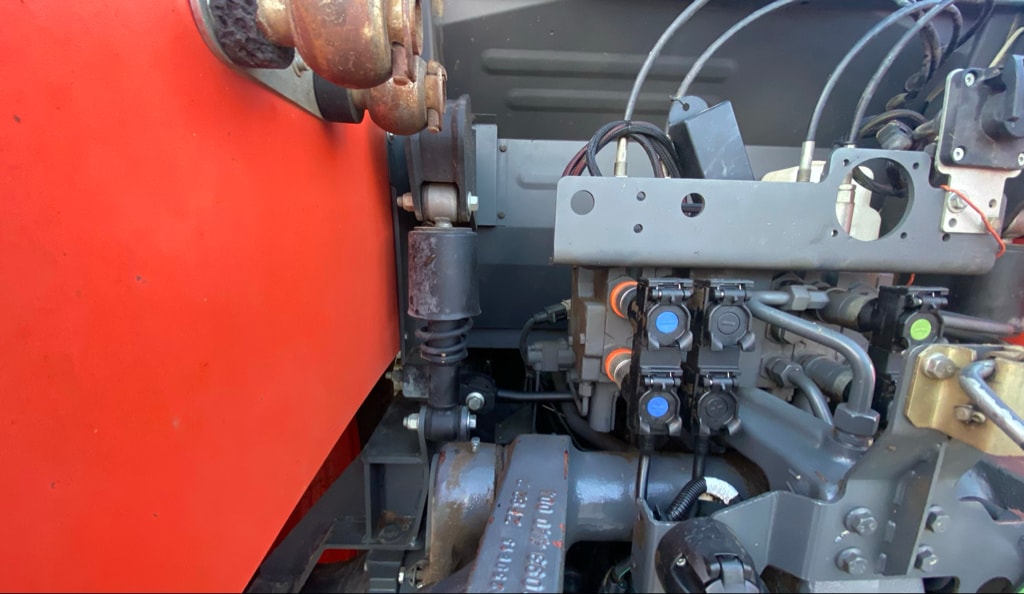Tracteur KUBOTA M 7151 K ACCESS - photo slide 8