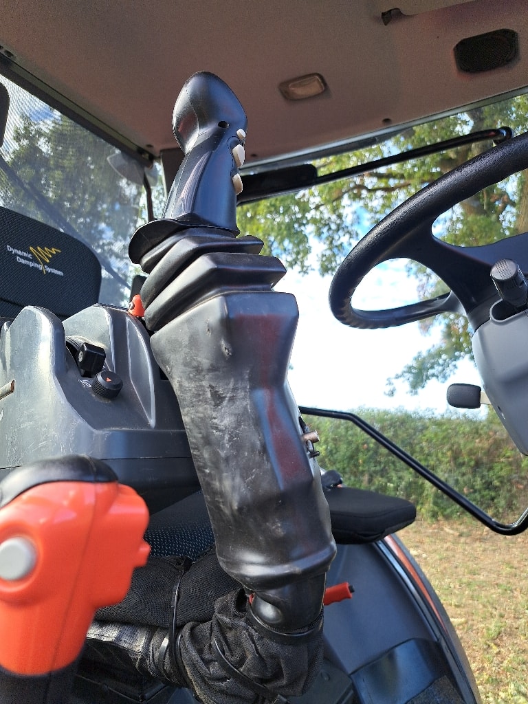 Tracteur KUBOTA M105 GX-IV - photo slide 20