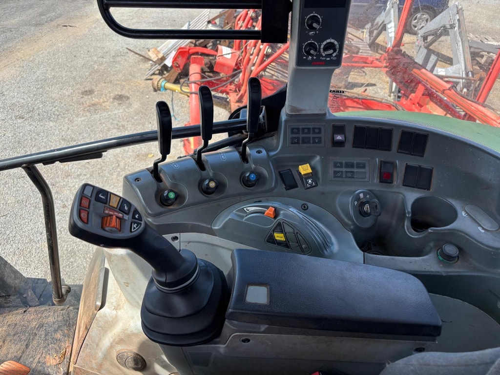 Tracteur CLAAS ARION 430 CIS - photo slide 5