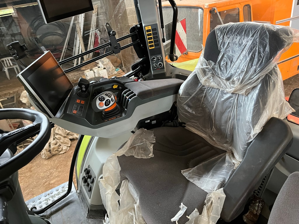 Tracteur CLAAS ARION 630 CEBIS - photo slide 16