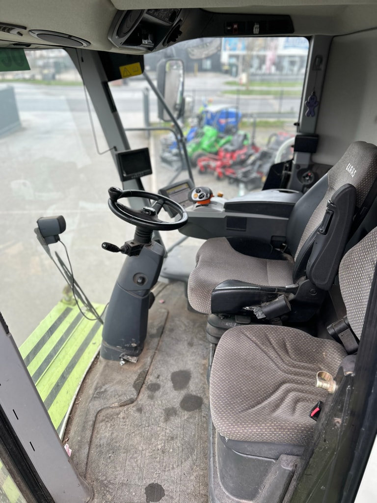 Moissonneuse CLAAS Trion 750 - photo slide 9