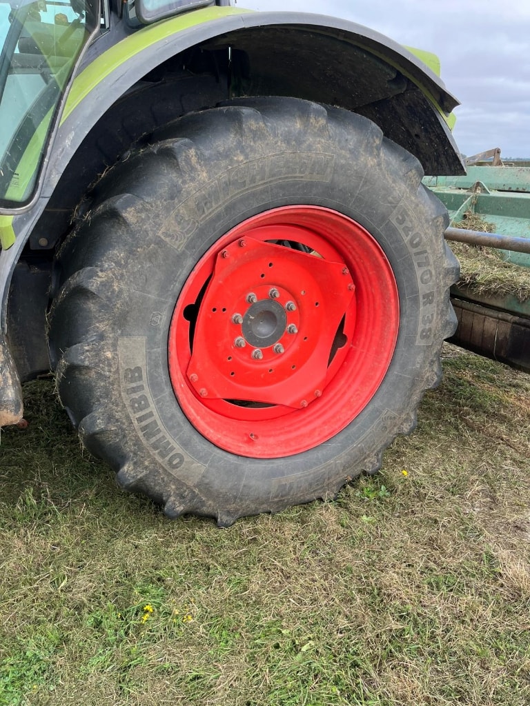 Tracteur CLAAS ARION 620 - photo slide 5