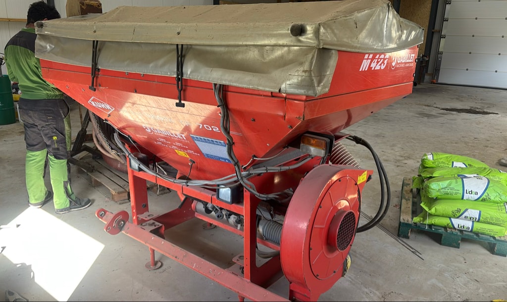 Trémie frontale KUHN M423 - photo slide 3