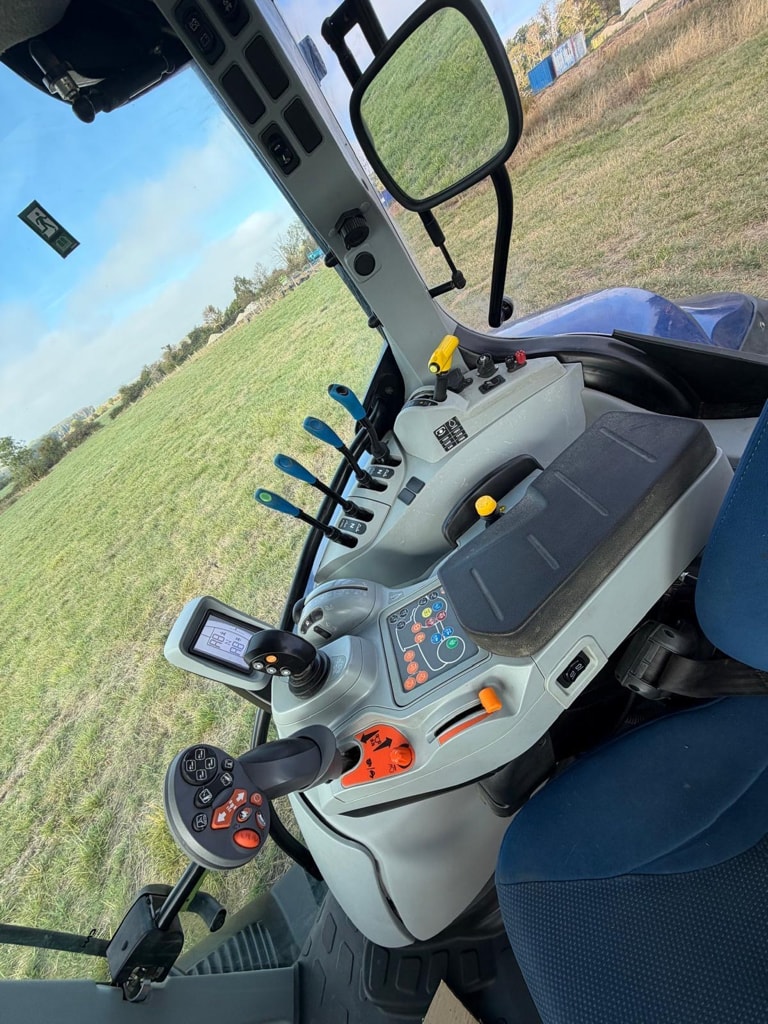 Tracteur NEW HOLLAND T6.160 - photo slide 16