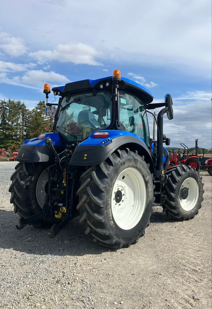 Tracteur chargeur NEW HOLLAND T5.110 AUTO COMMAND - photo slide 7