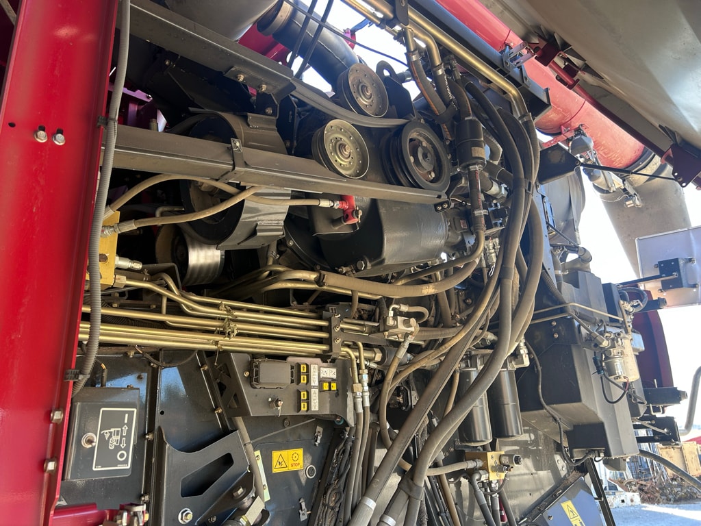 Moissonneuse CASE IH AXIAL-FLOW 6140 - photo slide 11