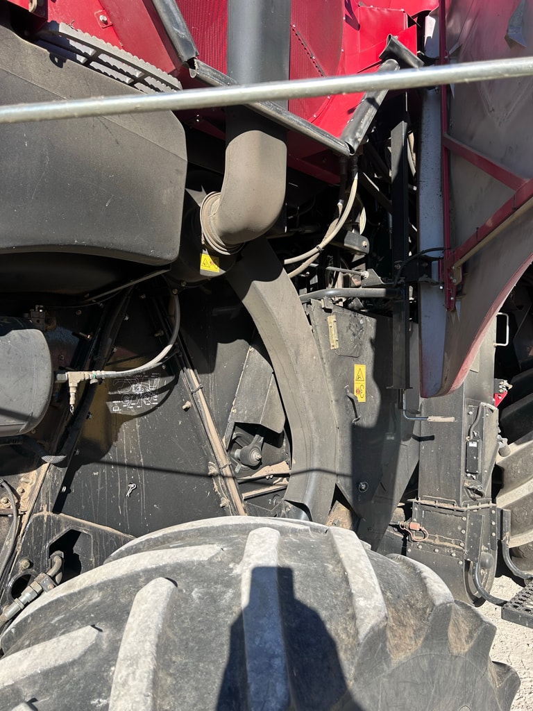 Moissonneuse CASE IH AXIAL-FLOW 6140 - photo slide 12