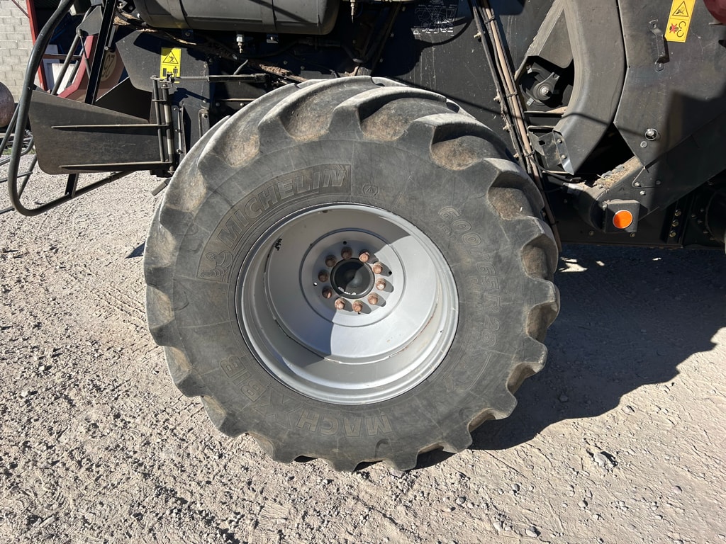 Moissonneuse CASE IH AXIAL-FLOW 6140 - photo slide 18