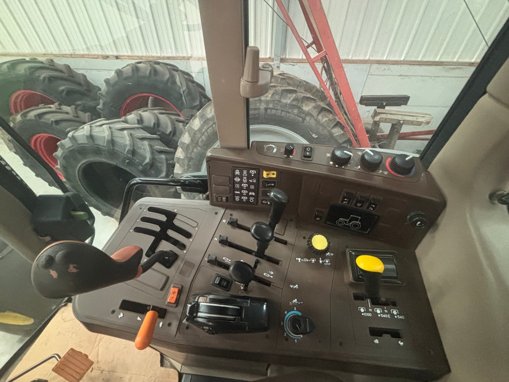 Tracteur JOHN DEERE 6820 PREMIUM - photo slide 11