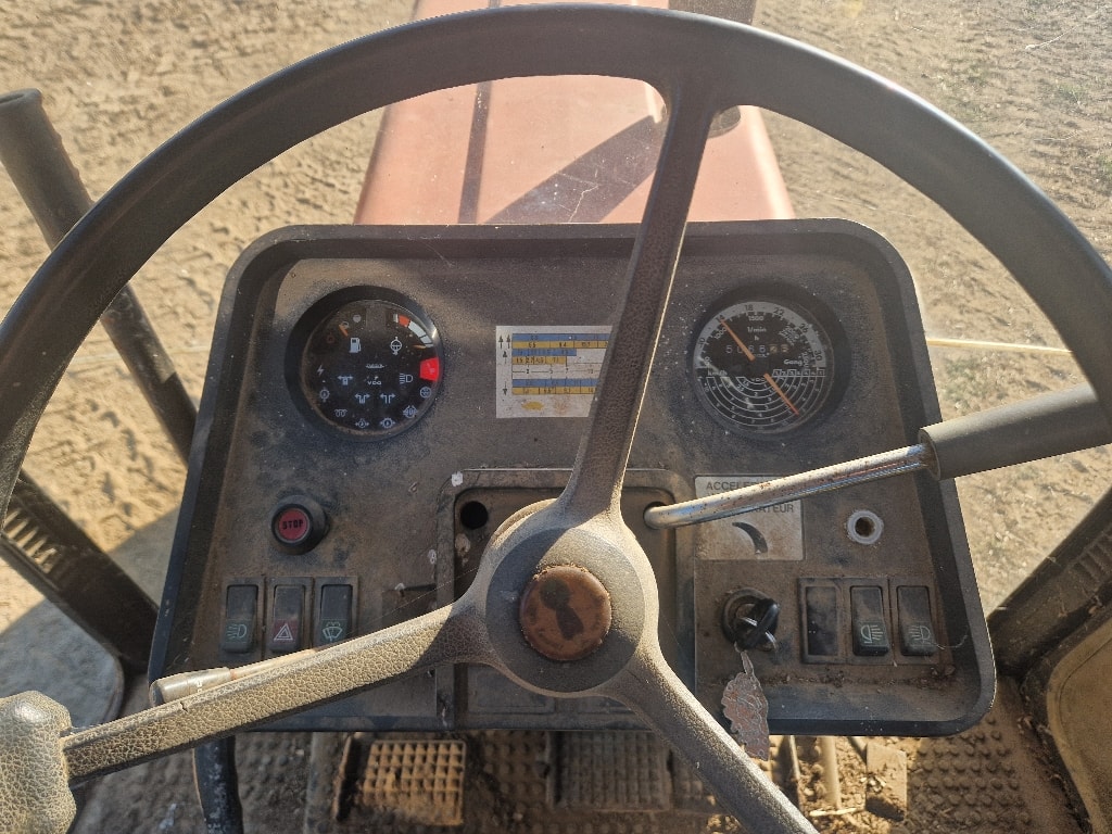Tracteur CASE IH 845SL - photo slide 11
