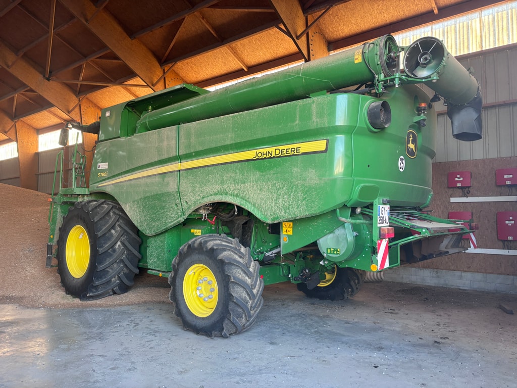 Moissonneuse JOHN DEERE S780 - photo slide 3