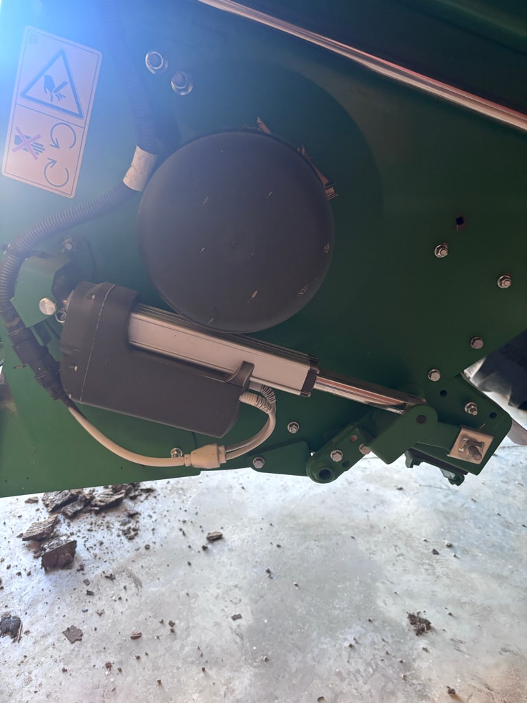 Moissonneuse JOHN DEERE S780 - photo slide 6