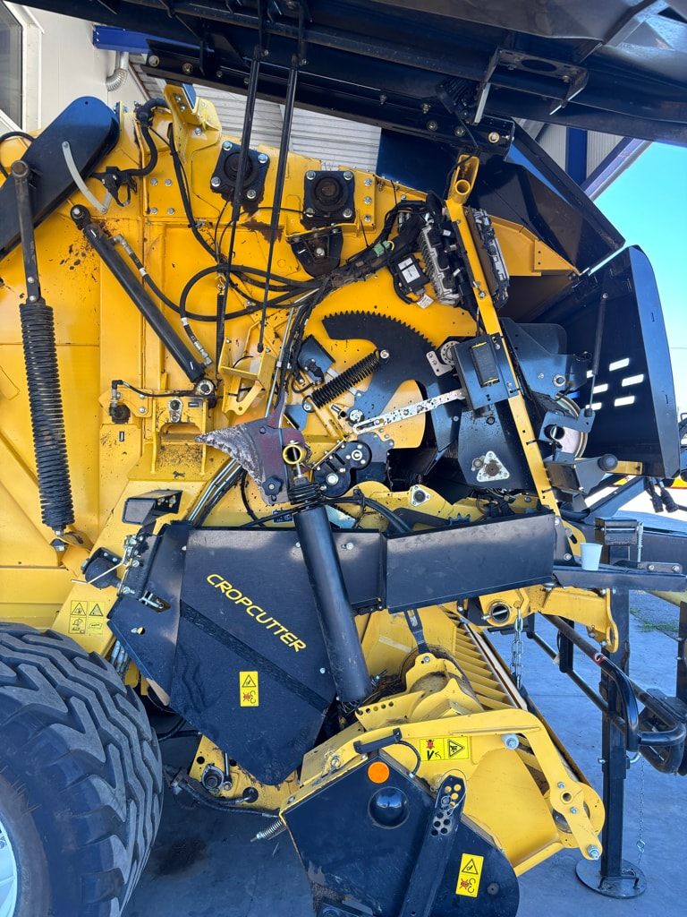 Presse balles rondes NEW HOLLAND Pro belt 165 CropCutter 25 couteaux - photo slide 11