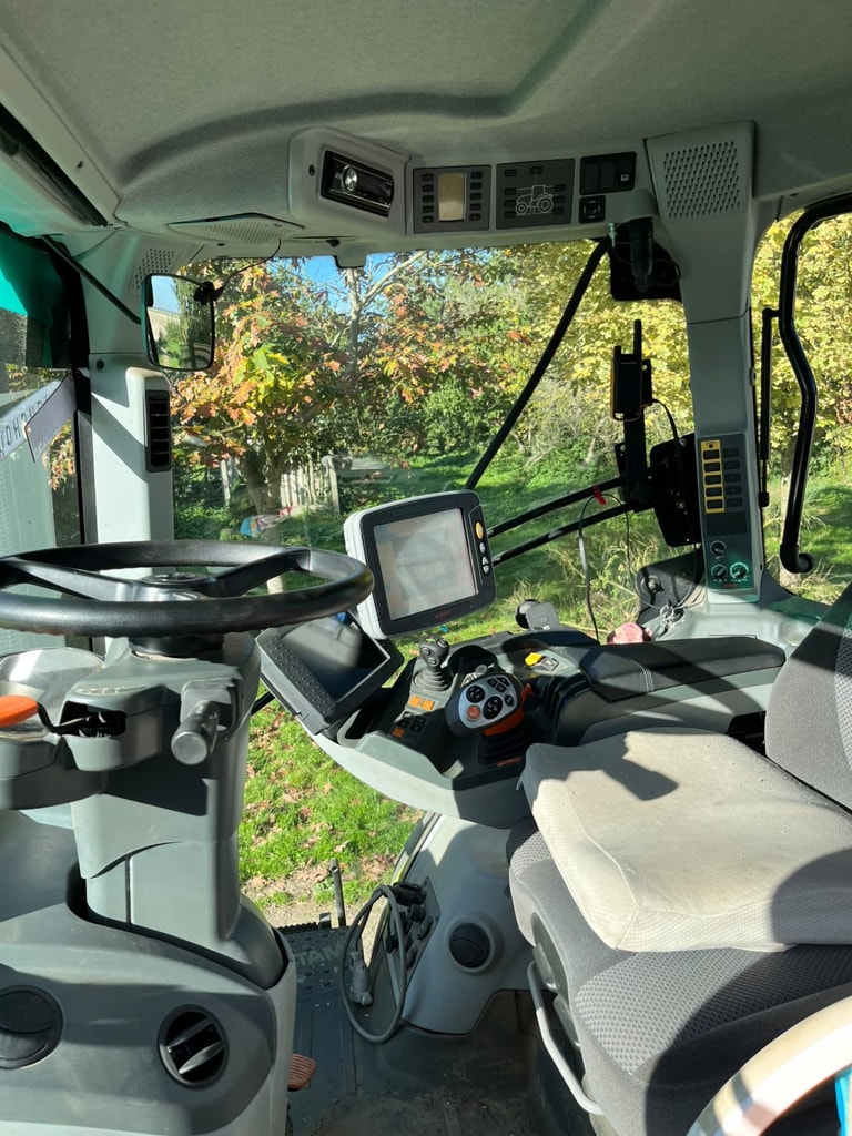 Tracteur CLAAS AXION 810 - photo slide 12