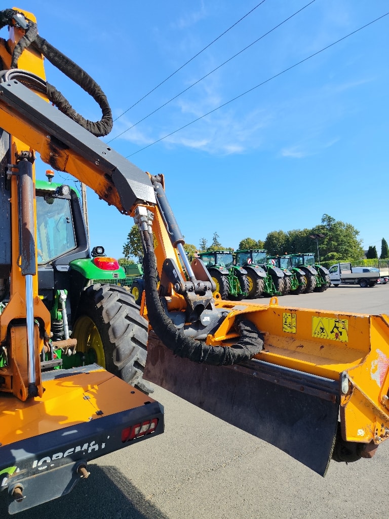Tracteur JOHN DEERE 6110M+ epareuse - photo slide 31