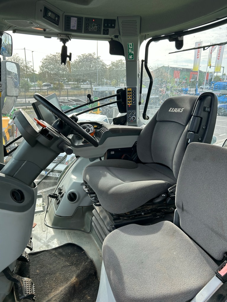 Tracteur CLAAS AXION 920 CMATIC - photo slide 11
