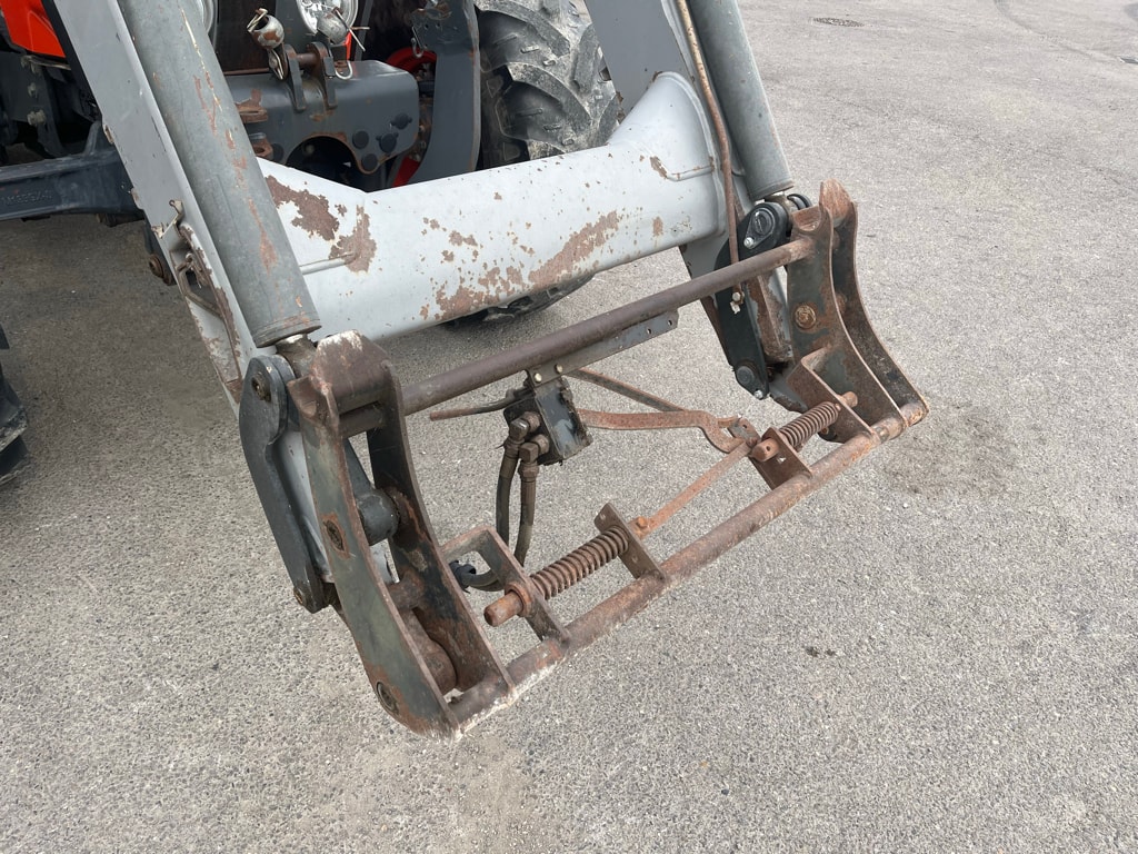 Tracteur KUBOTA M 135 GX III - photo slide 6