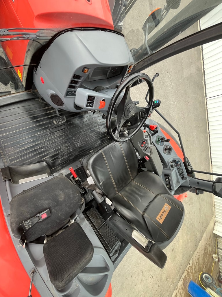 Tracteur KUBOTA M 135 GX III - photo slide 11