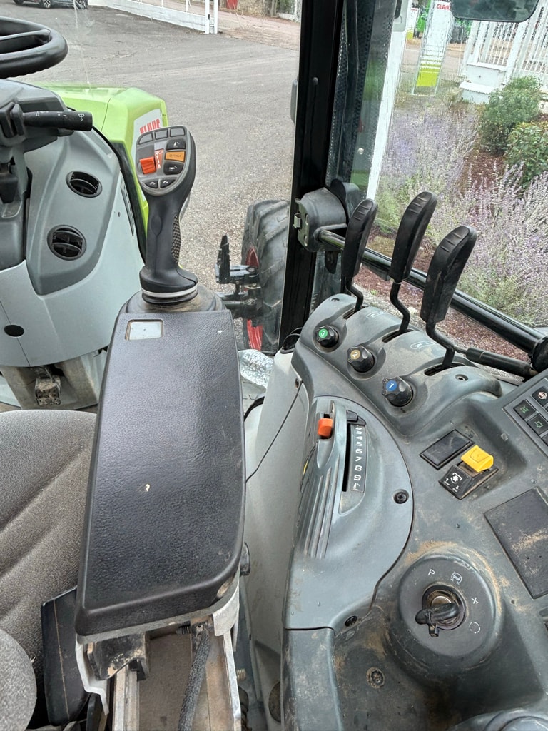 Tracteur CLAAS ARION 410 - photo slide 7