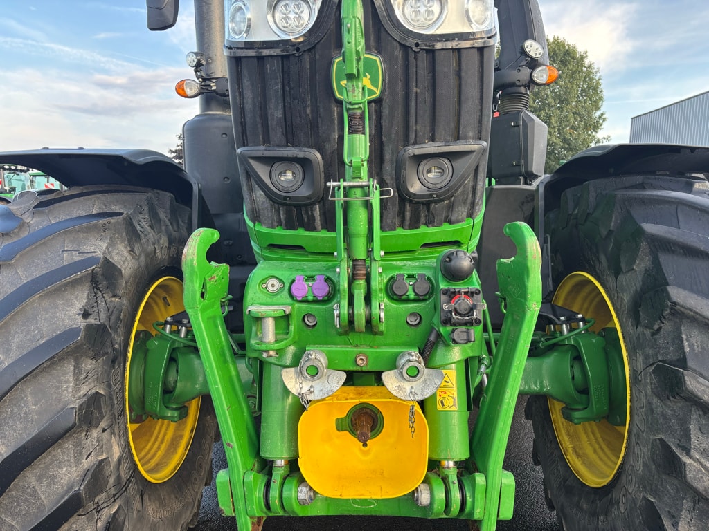 Tracteur chargeur JOHN DEERE 6R250 - photo slide 9