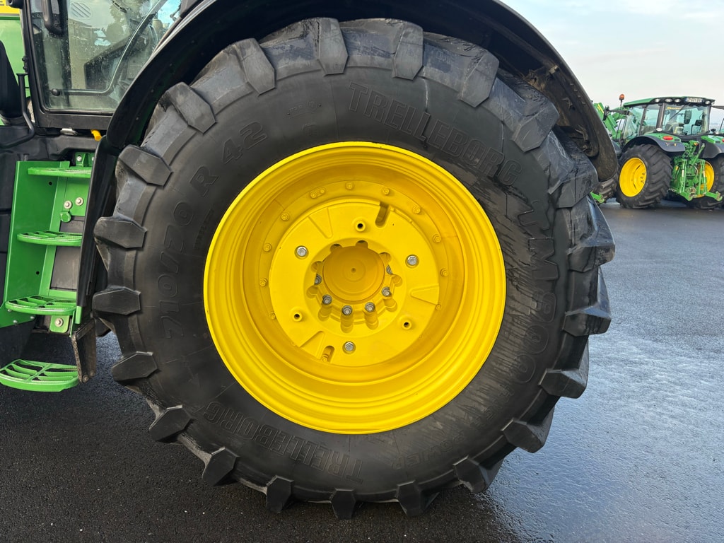 Tracteur chargeur JOHN DEERE 6R250 - photo slide 14