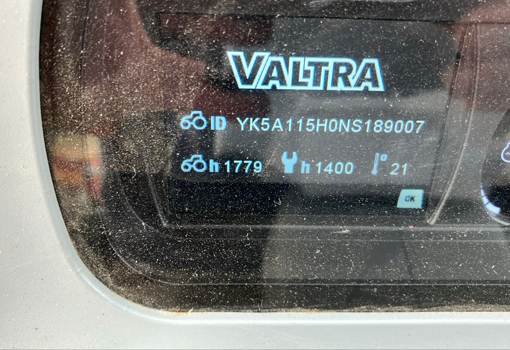 Tracteur chargeur VALTRA A 115 - photo slide 11