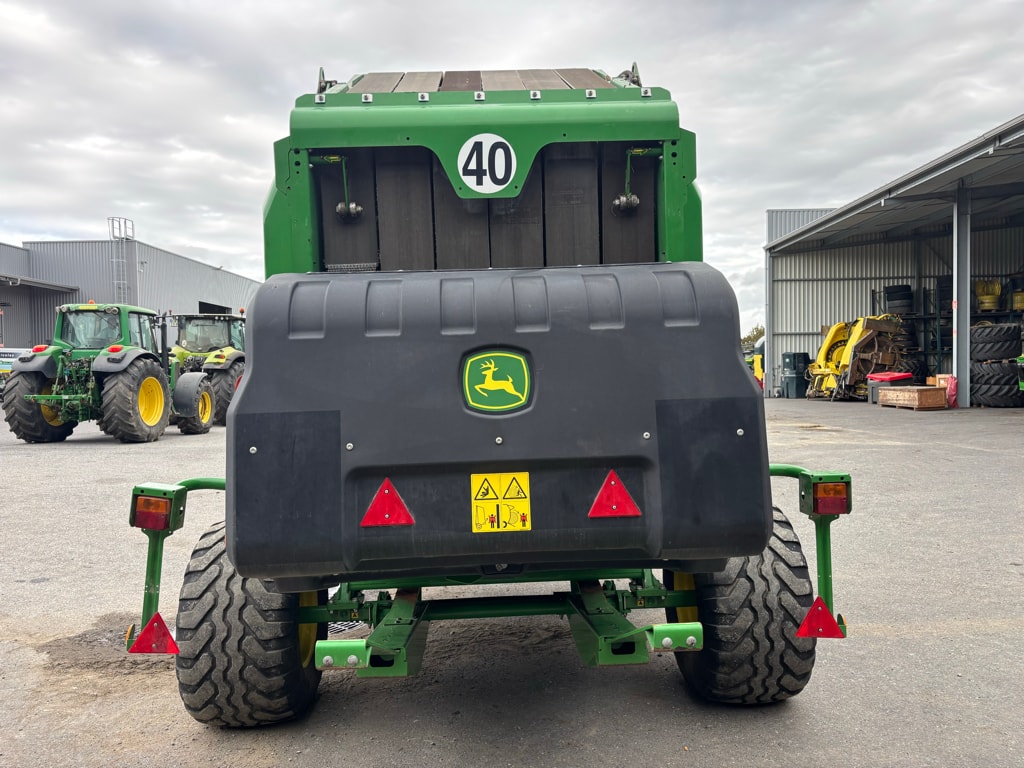 Presse balles rondes JOHN DEERE V461M - photo slide 6