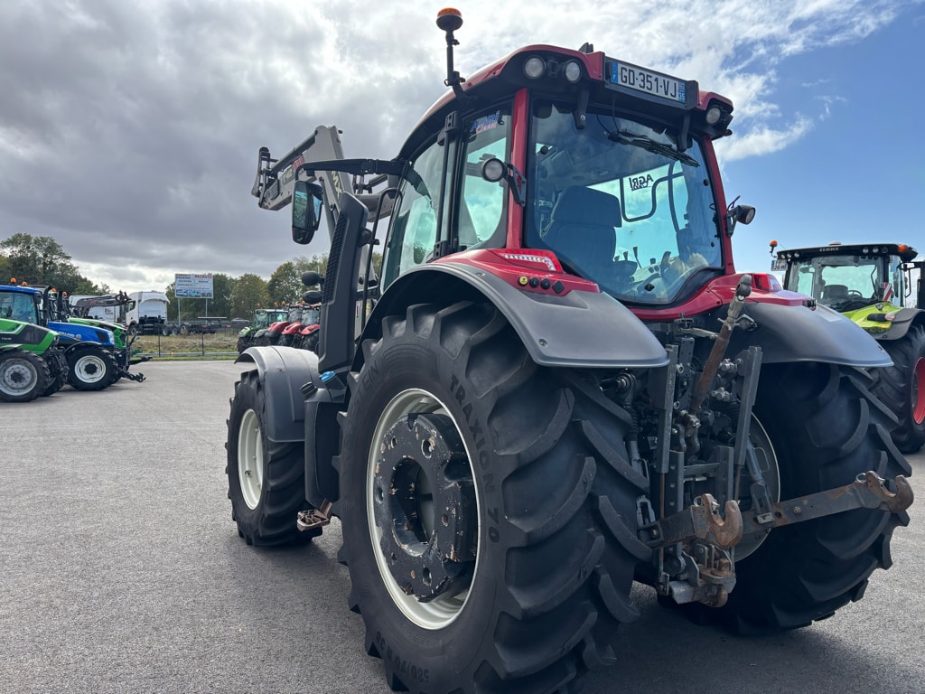 Tracteur chargeur VALTRA N175 - photo slide 6