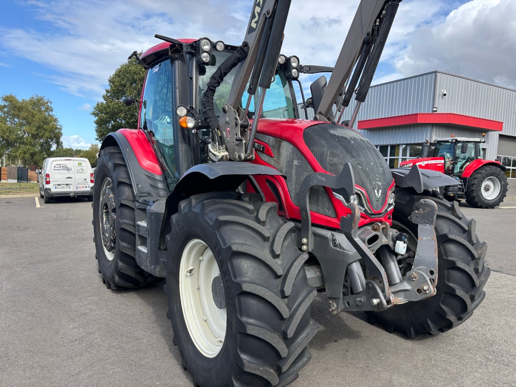 Tracteur chargeur VALTRA N175 - photo slide 5