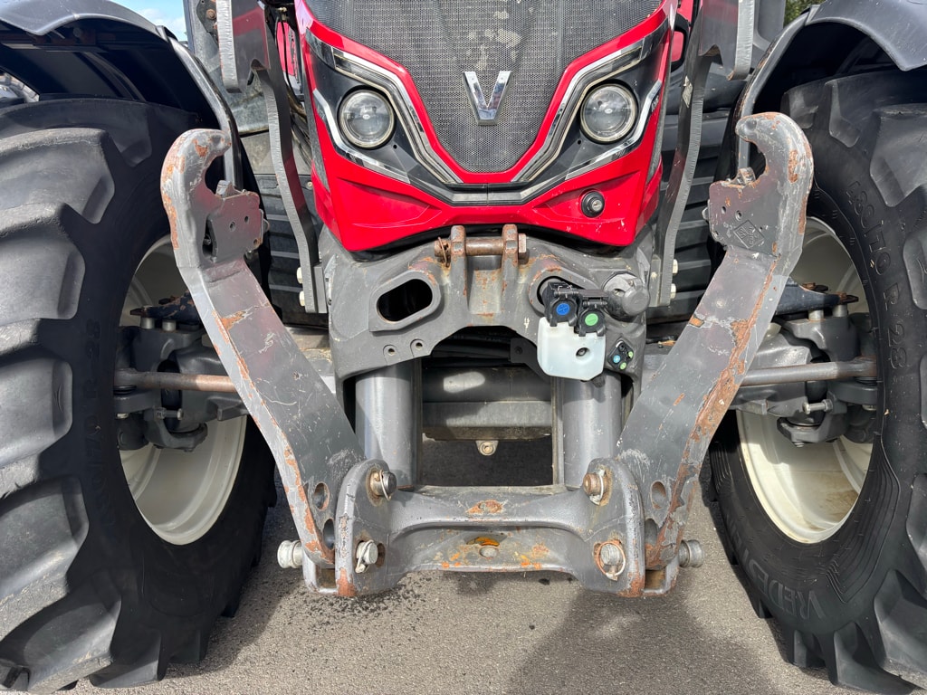 Tracteur chargeur VALTRA N175 - photo slide 10