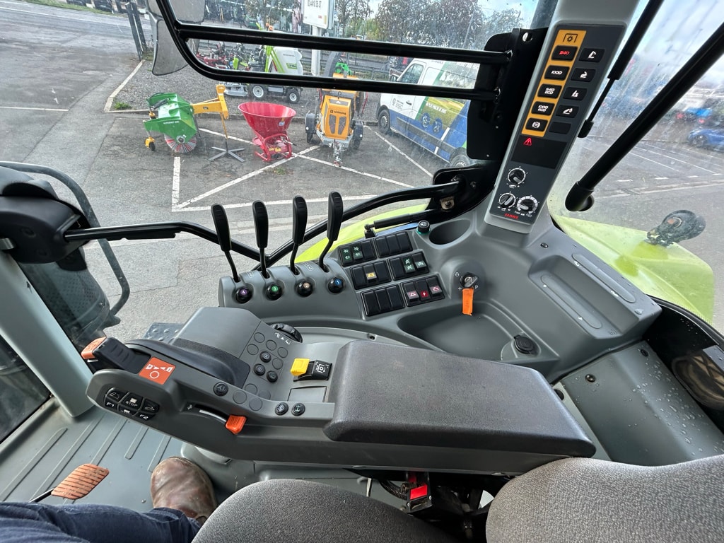 Tracteur CLAAS ARION 530 - photo slide 14