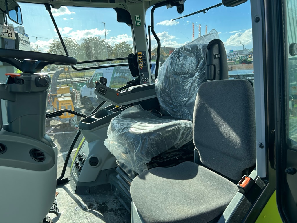 Tracteur CLAAS ARION 630 - photo slide 10